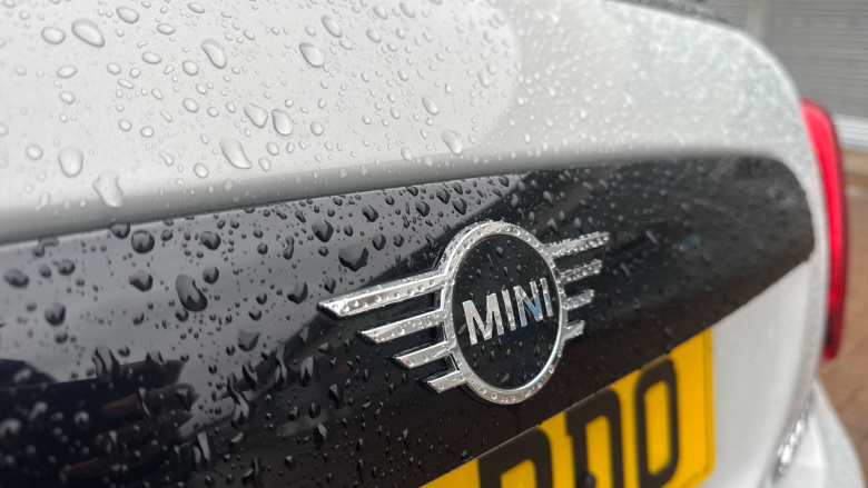 MINI Hatchback 1.5 Cooper Classic 3dr Auto Petrol Hatchback